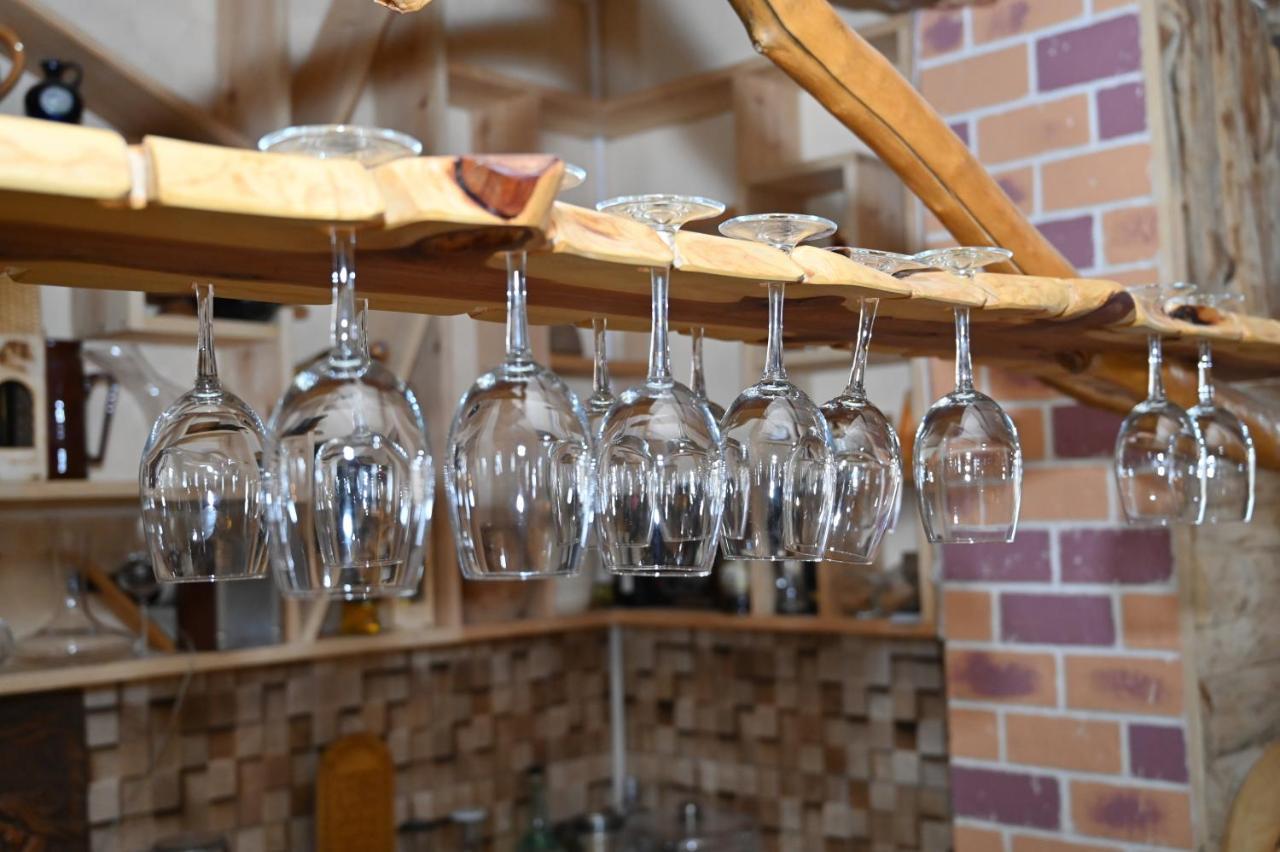 Berkri Gastro Yard & Guest House Jenokavan Kültér fotó