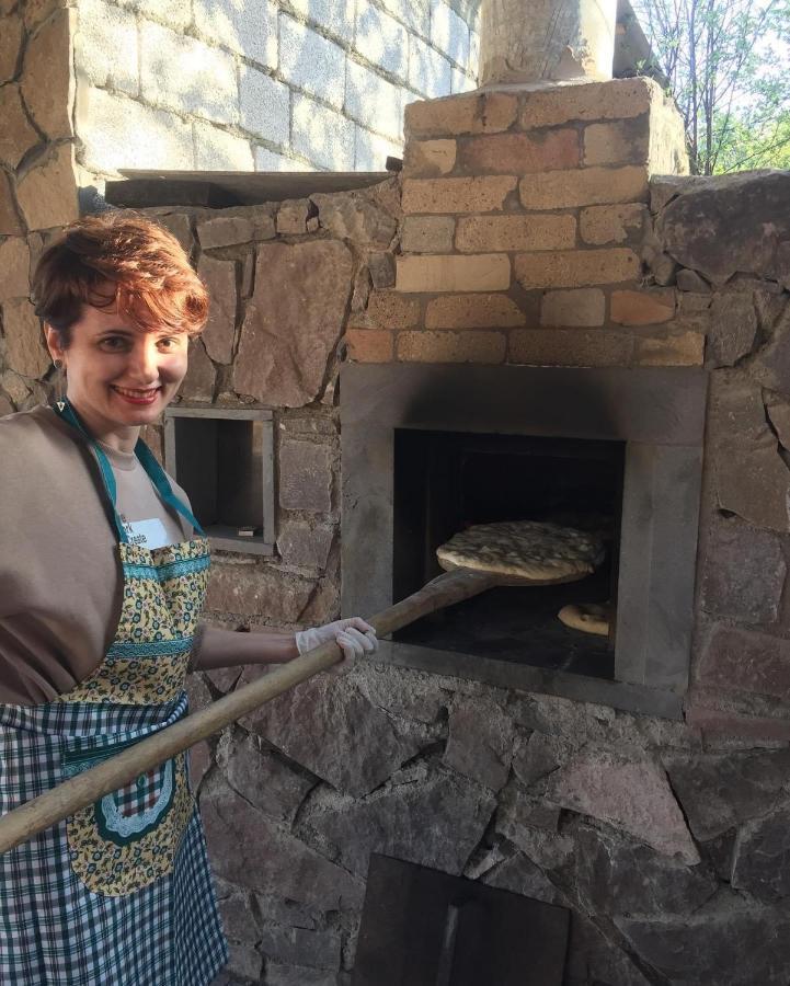 Berkri Gastro Yard & Guest House Jenokavan Kültér fotó