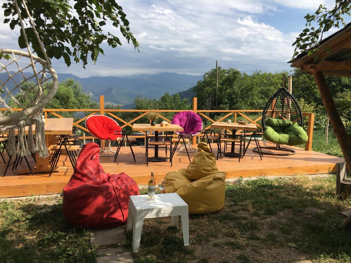 Berkri Gastro Yard & Guest House Jenokavan Kültér fotó