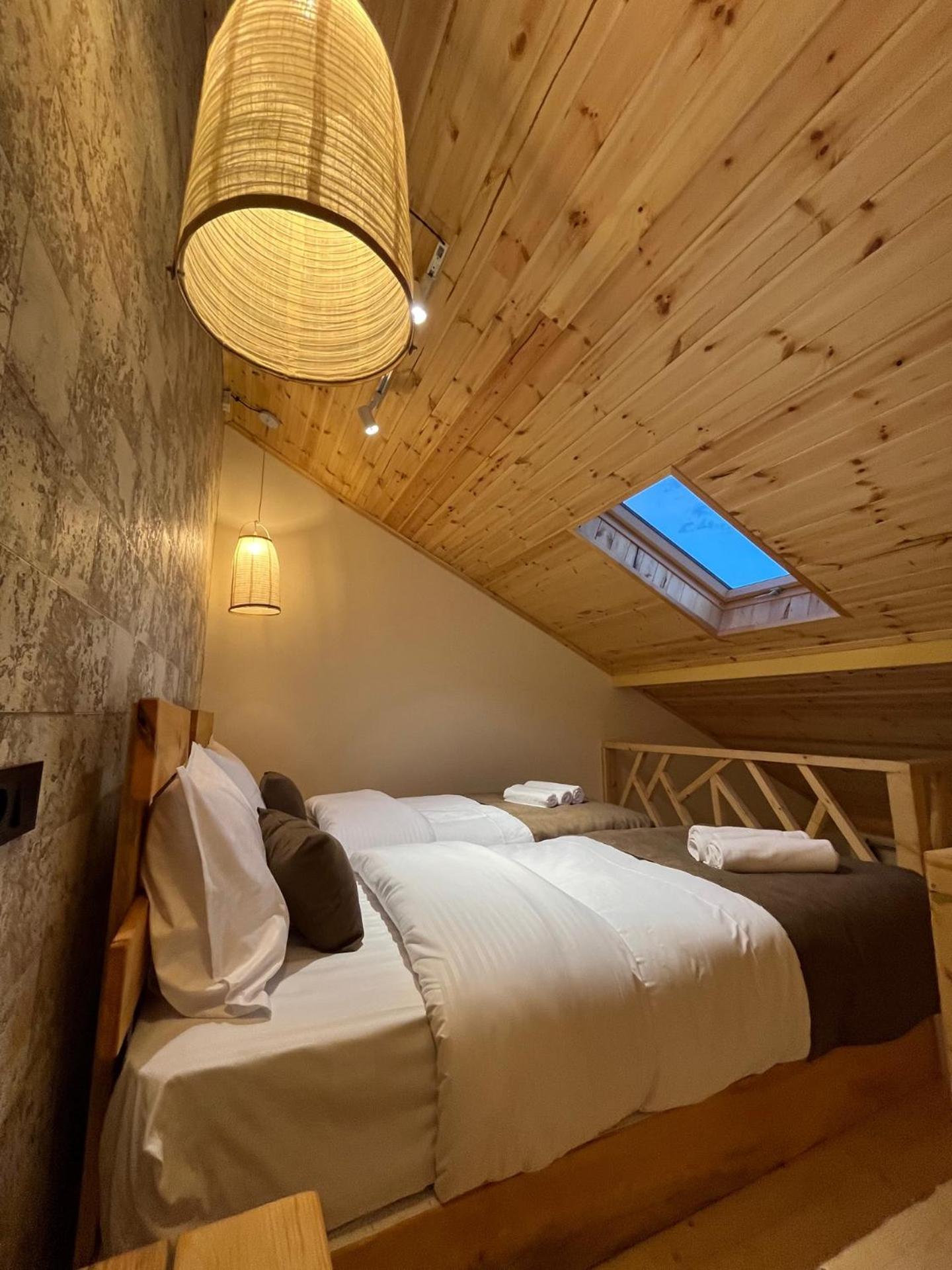 Berkri Gastro Yard & Guest House Jenokavan Kültér fotó