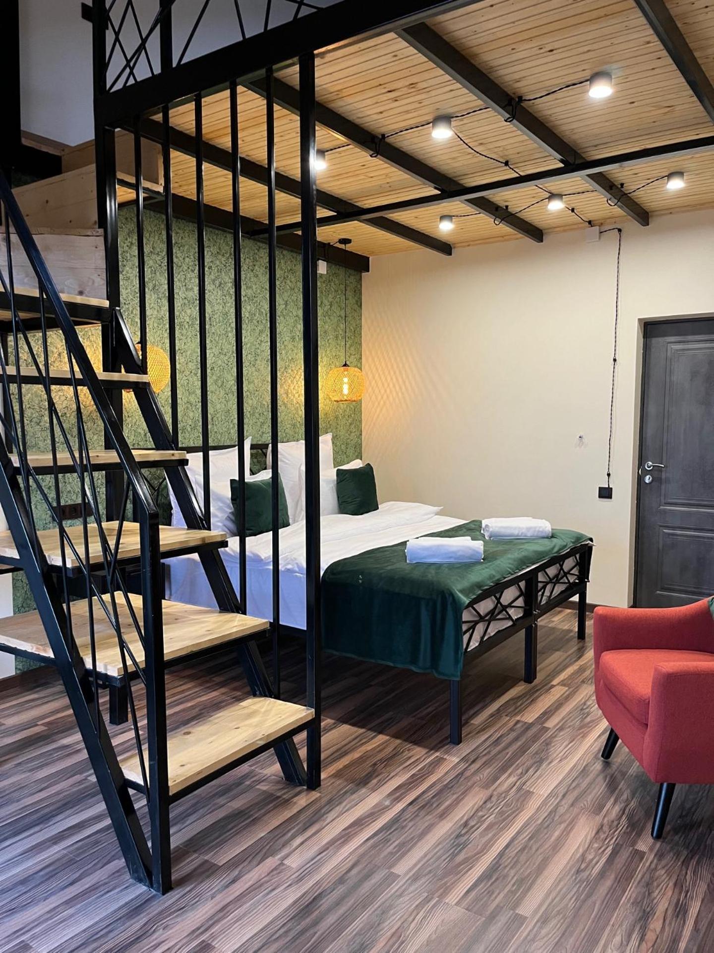 Berkri Gastro Yard & Guest House Jenokavan Kültér fotó