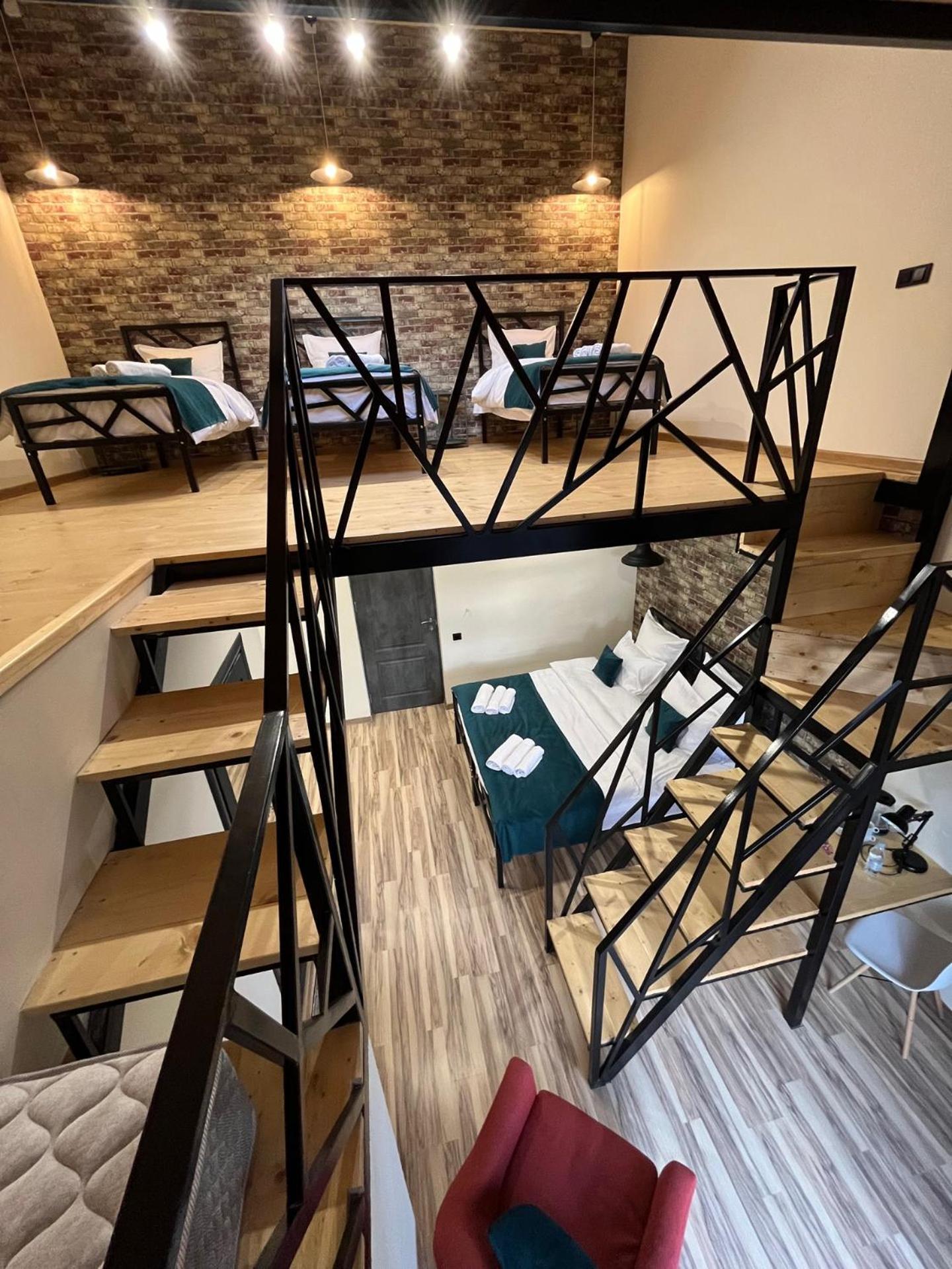 Berkri Gastro Yard & Guest House Jenokavan Kültér fotó