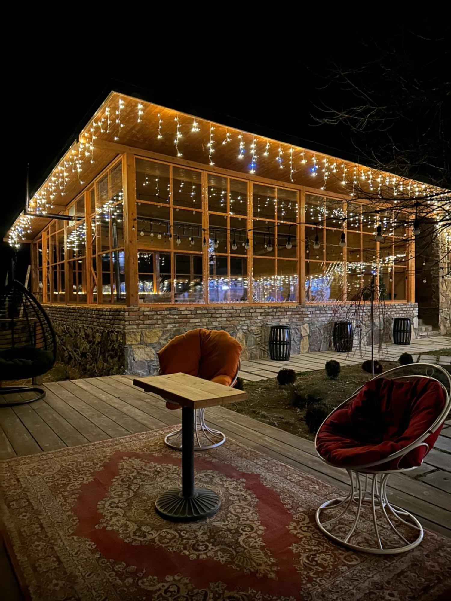 Berkri Gastro Yard & Guest House Jenokavan Kültér fotó